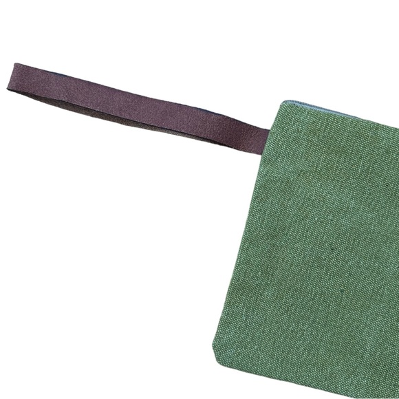 Frida Kahlo Mexican  Wristlet Makeup Bag Pencil Pouch New Without Tags - Picture 10 of 12